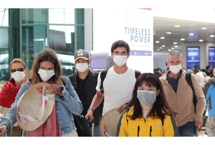 Ảnh: Cảnh tượng hiếm thấy tại sân bay Việt Nam giữa đại dịch virus corona